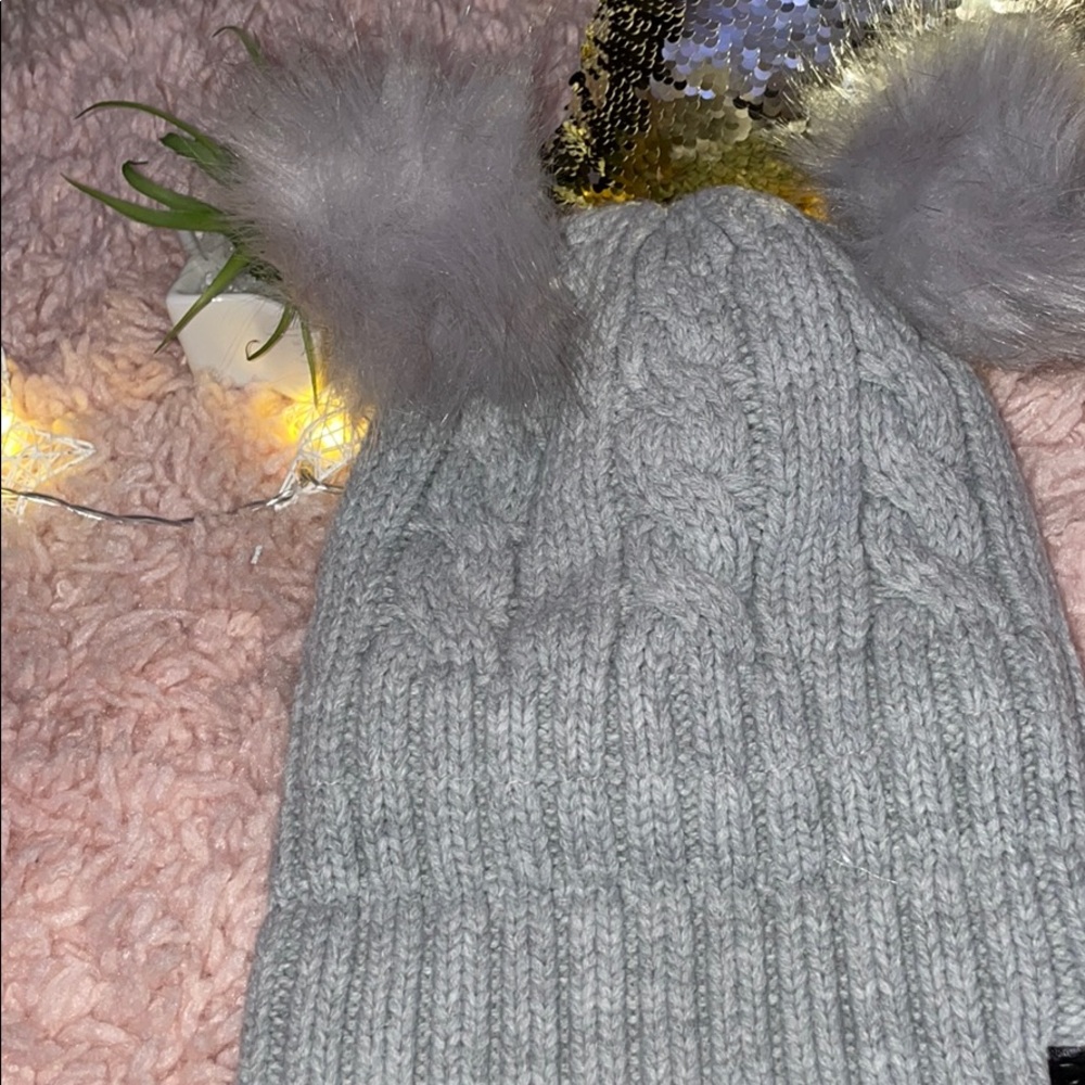 SUPER SOFT David&Young two pom-pomed hat